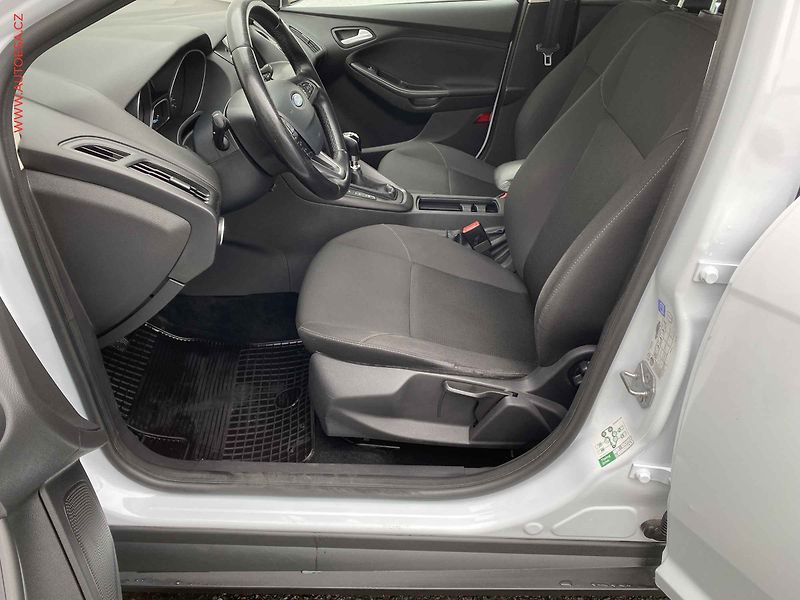 Ford Focus (2020) 1.5TDCi, Navi, park.čidla - fotka 9 z 18
