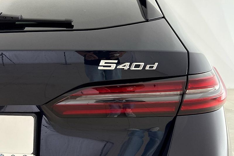 BMW Řada 5 540d xDrive Touring - fotka 4 z 12