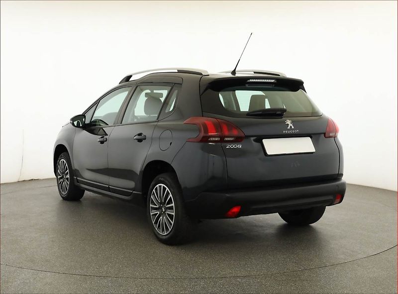 Peugeot 2008 (2018) 1.2 PureTech, Serv.kniha - fotka 4 z 15