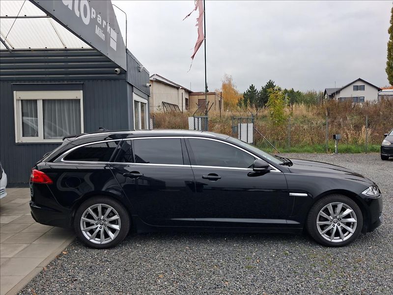 Jaguar XF 2,2 147kw - fotka 8 z 13