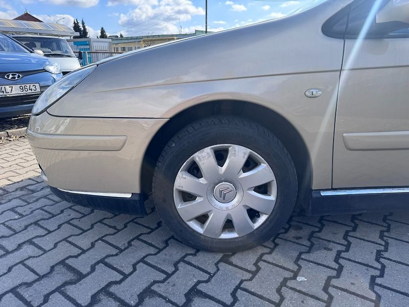 Citroën C5 (2008) AUTOMAT 2,0i 103 KW STK - fotka 12 z 48