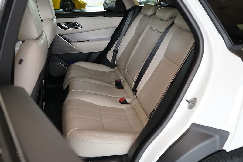Land Rover Range Rover Velar R-Dynamic HSE, Masáž, Vzduch - fotka 44 z 46