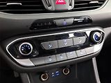 Hyundai i30 (2017) 1.0 T-GDI, Tempomat - náhled 15