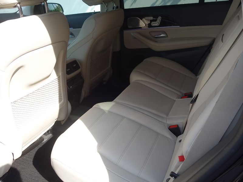 Mercedes-Benz GLS (2020) 350D*4M*WEBASTO*MASÁŽ*69000KM! - fotka 41 z 50