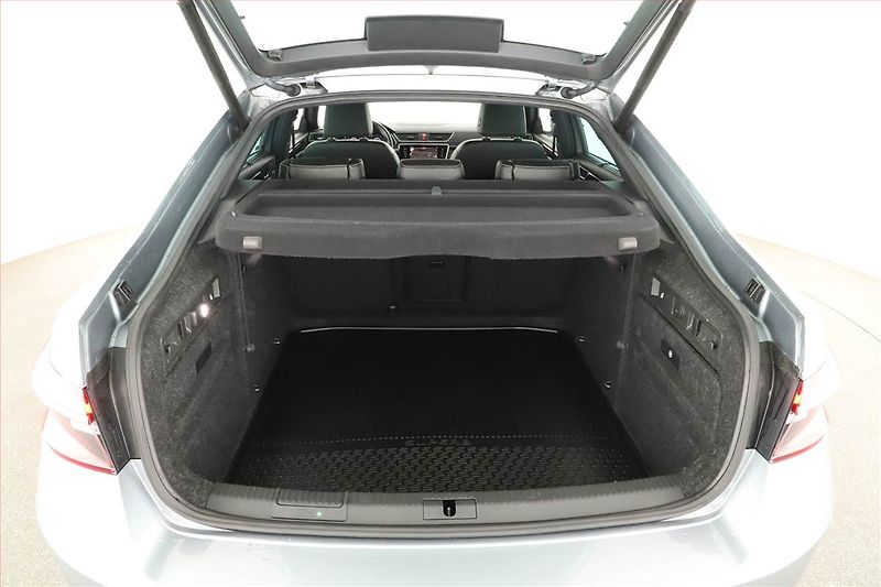 Škoda Superb (2019) Laurin&Klement 2.0 TSI - fotka 18 z 19