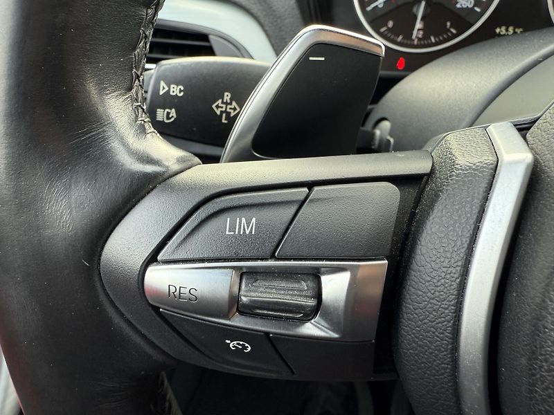 BMW Řada 1 M135i xDRIVE NAVI H/K LED KŮŽE - fotka 20 z 43