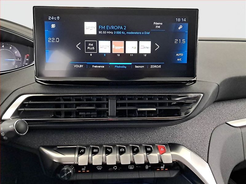 Peugeot 3008 (2023) 1.2 PureTech - fotka 12 z 18