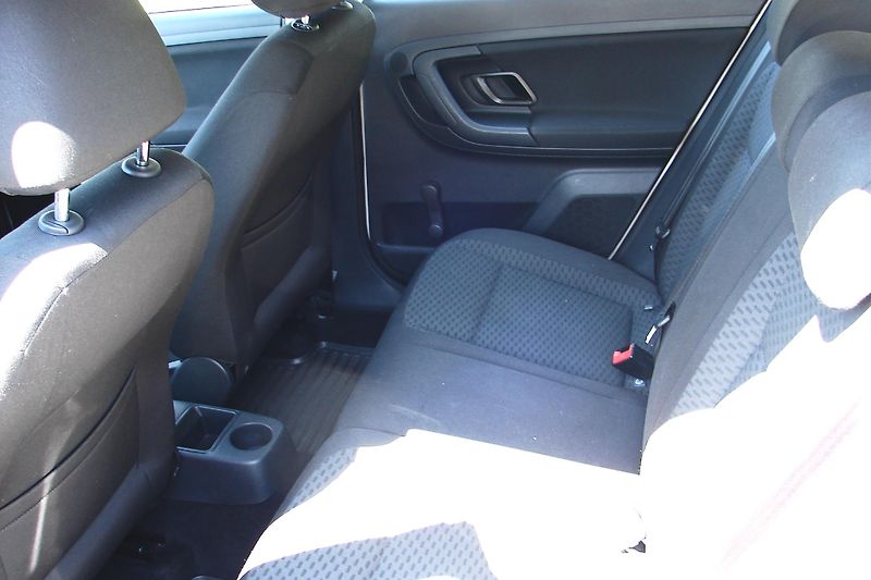 Škoda Fabia 1.6 TDi + KOLA, KLIMA,STK,ČR   - fotka 13 z 35