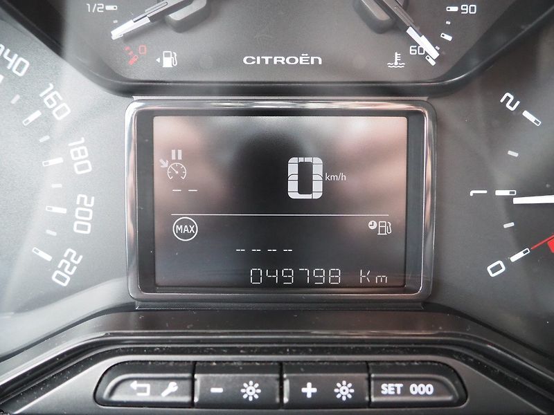 Citroën C3 (2019) 1.2 PureTech Feel - fotka 26 z 34