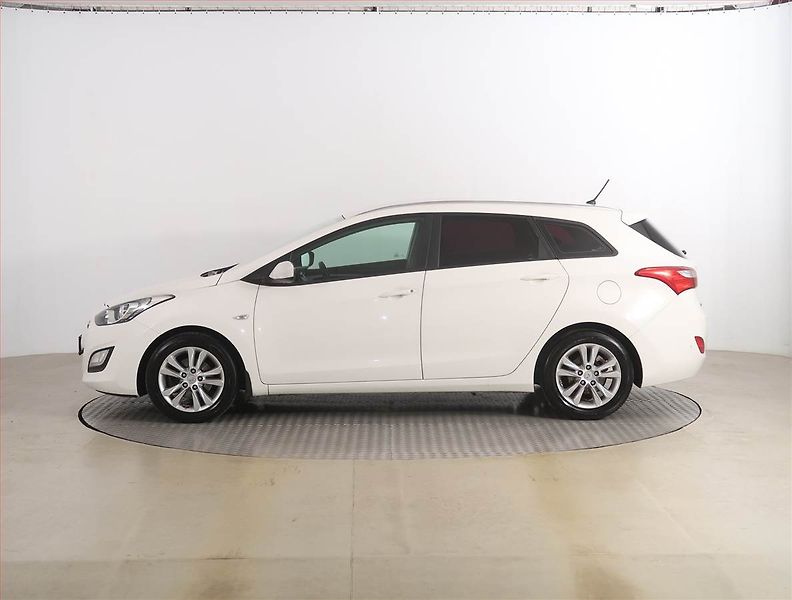 Hyundai i30 (2014) 1.6 MPI, Serv.kniha, Tempomat - fotka 3 z 16