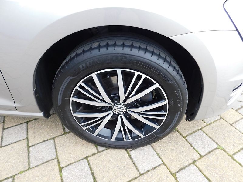 Volkswagen Golf (2016) VII KOMBI 2.0 TDi - fotka 20 z 33