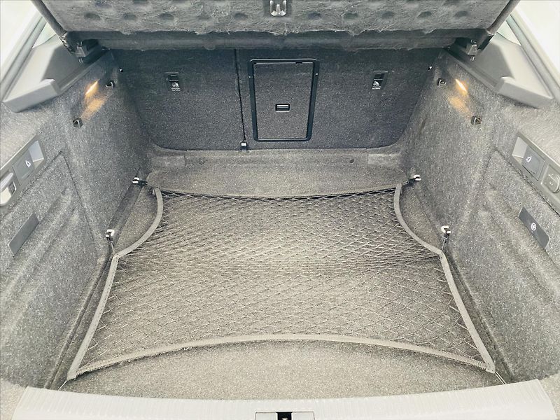 Škoda Superb 2,0 TDI 110kW Ambition - fotka 20 z 24