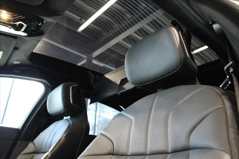 BMW Řada 7 740d xDrive M Sport Pro ExLoun - fotka 10 z 34
