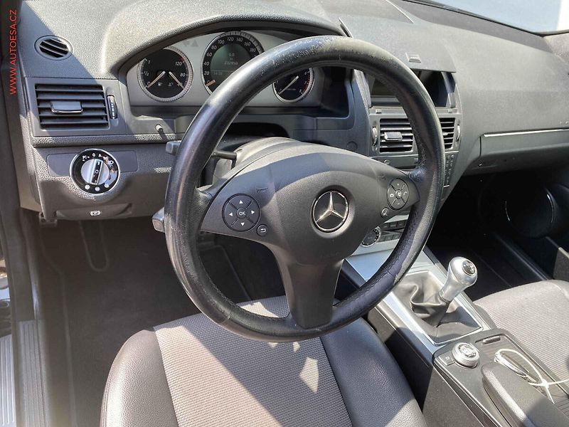 Mercedes-Benz Třídy C (2007) 3.0i 280, AC, temo, bixenon - fotka 11 z 16