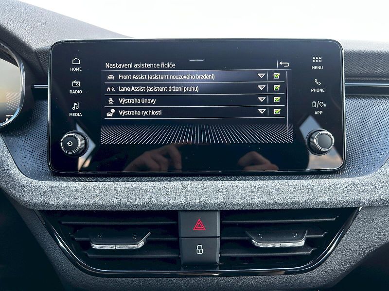Škoda Kamiq (2025) 1.0 TSI 85kW MP6 Selection - fotka 16 z 33