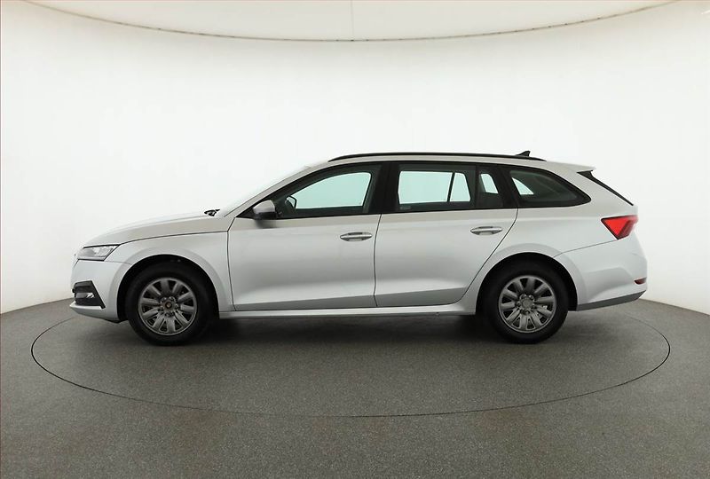 Škoda Octavia (2023) Ambition 2.0 TDI, ČR,1.maj - fotka 3 z 17
