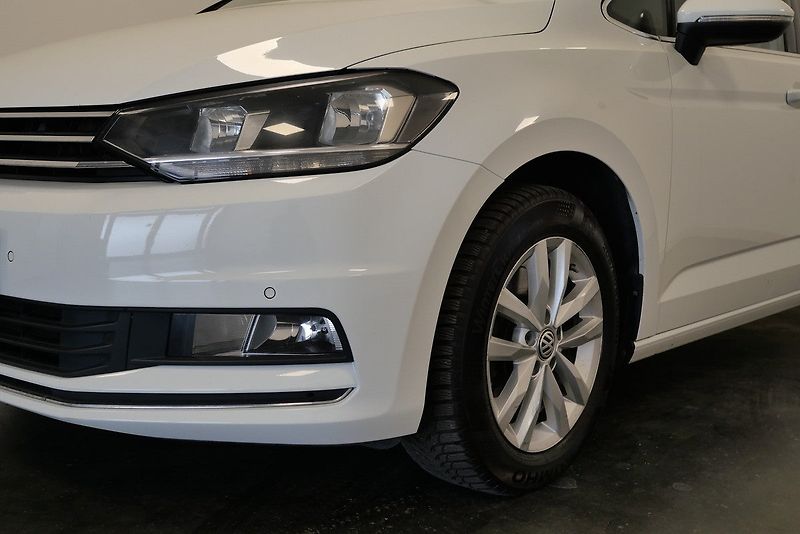 Volkswagen Touran - fotka 9 z 22