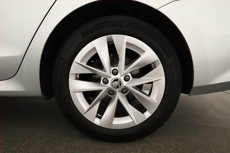 Škoda Octavia (2021) Style 2.0 TDI, ČR,1.maj - fotka 16 z 16