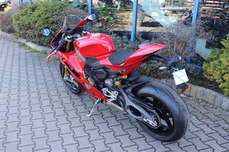 Ducati Panigale V4 S (2025) 2025  jen 3400 km - fotka 9 z 11