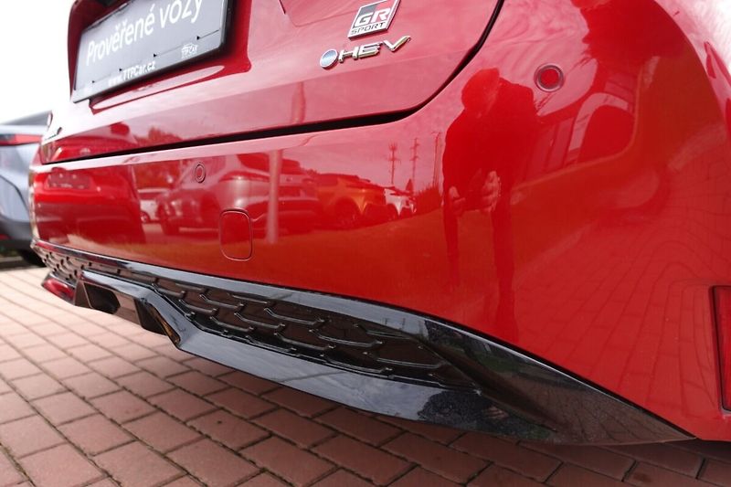 Toyota Corolla 2,0 HEV GR SPORT JBL - fotka 30 z 33