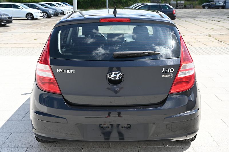 Hyundai i30 1.4 80KW Edition+  LPG 6/2010 - fotka 6 z 36