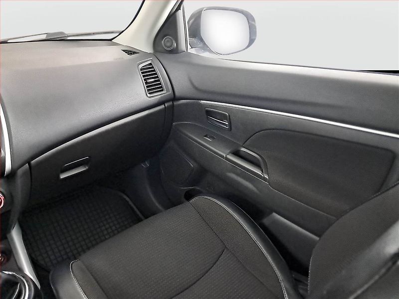 Citroën C4 Aircross (2012) 1.6, Park. senzory - fotka 8 z 19