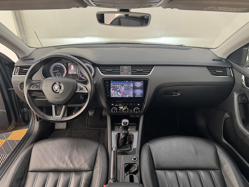 Škoda Octavia 1.6tdi*85kw*Manuál*Kůže* - fotka 15 z 34