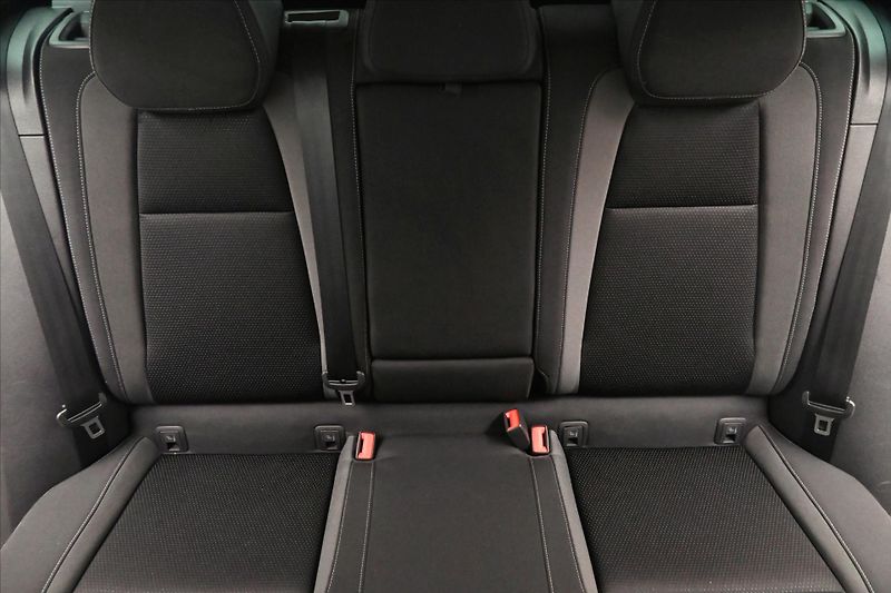 Škoda Karoq 2,0 TDI 110kW DSG Ambition Zár - fotka 29 z 33