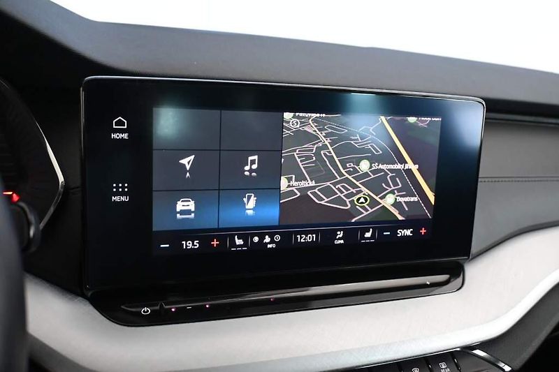 Škoda Octavia (2023) 2.0 LED TOUR VIRTUAL Tažné Nez - fotka 16 z 36