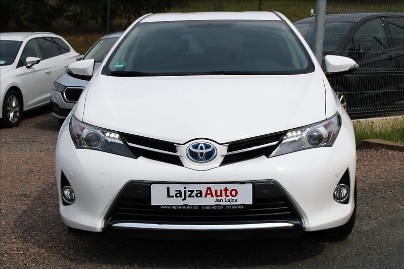 Toyota Auris 1,8 HYBRID KAMERA, SERVISKA - fotka 3 z 34