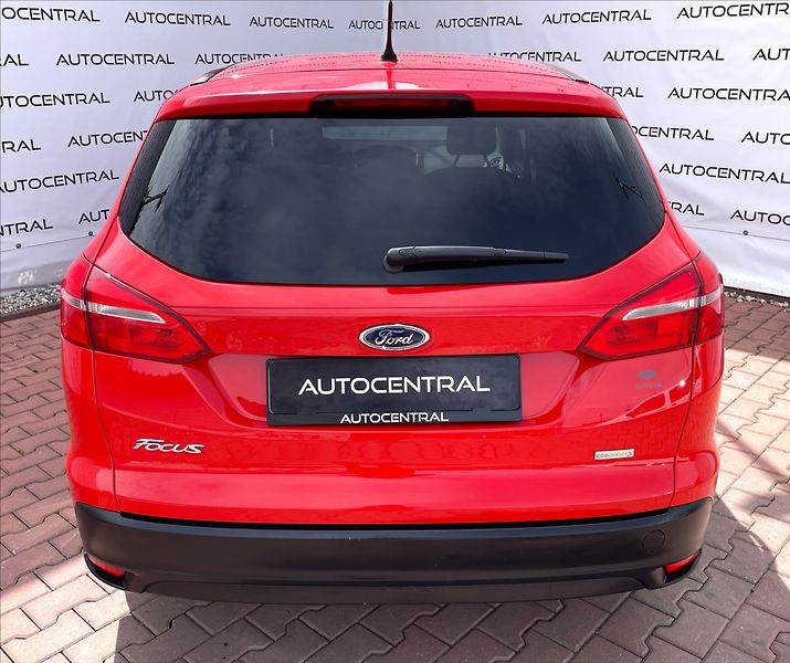 Ford Focus 1,0 i,92kW,ČR,DPH,STK 7/28 - fotka 5 z 22