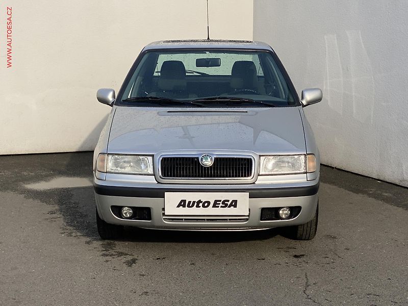 Škoda Felicia (2000) 1.3i, ČR, šíbr, centrál - fotka 2 z 14