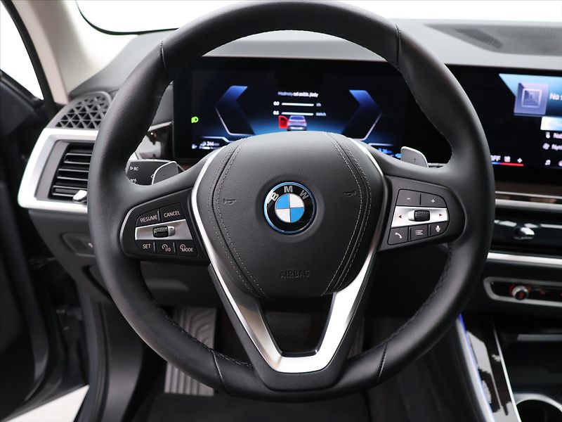 BMW X5 3,0 50e xDrive 230kW CZ DPH - fotka 19 z 38