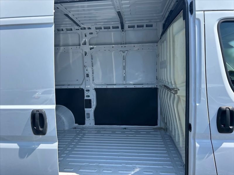 Peugeot Boxer 2,2 BHDI 3300 L2H2 Act. - fotka 8 z 11