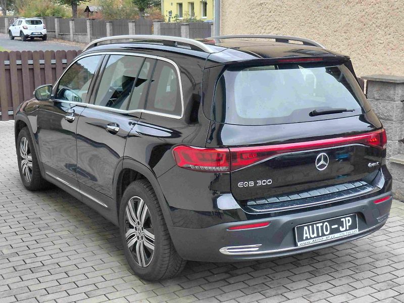 Mercedes-Benz EQB 300 4Motion LUXURY LED SOH-93% - fotka 5 z 8