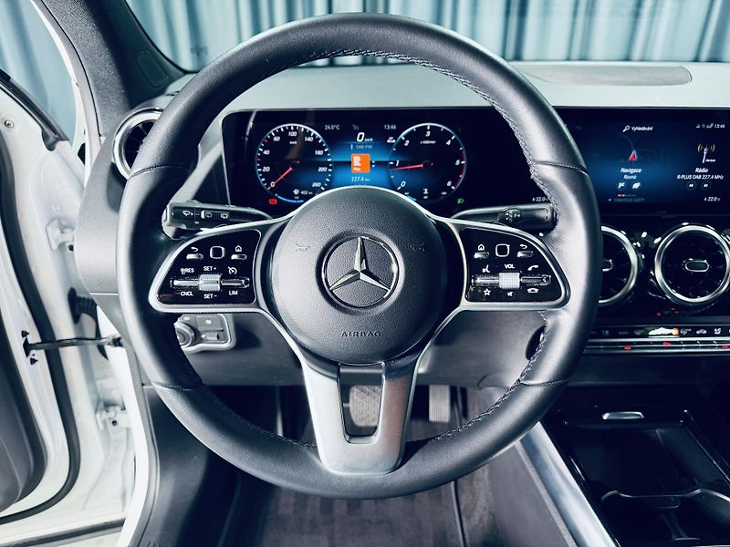 Mercedes-Benz GLA (2023) 180d*CZ*DPH*LED* - fotka 21 z 35
