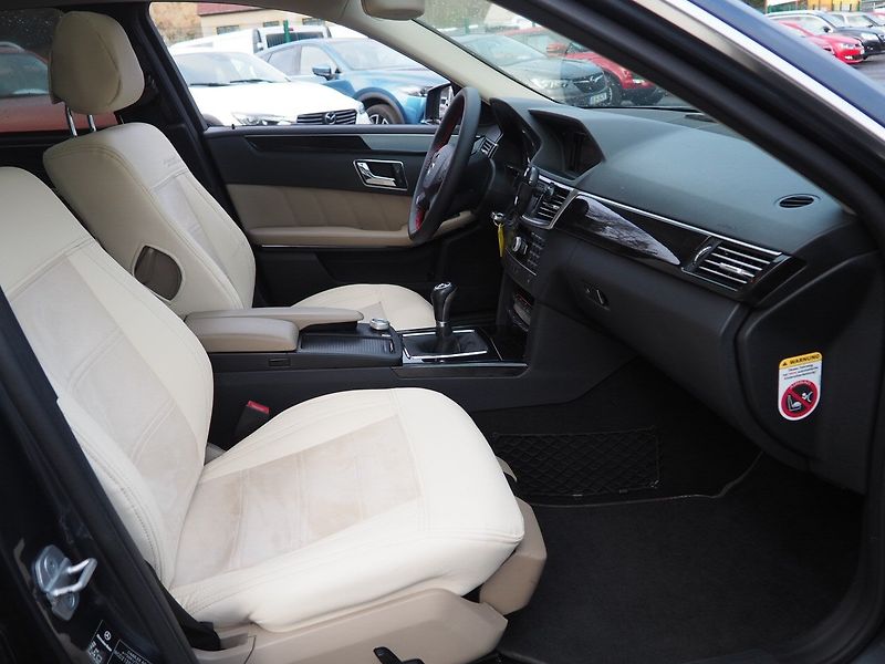 Mercedes-Benz Třídy E (2011) 200 CGI, 135 kW, Avantgarde - fotka 17 z 33