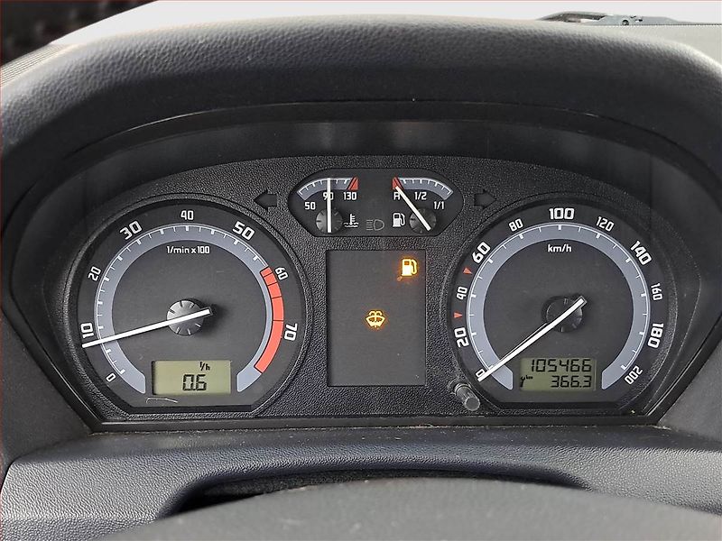 Škoda Fabia (2005) 1.2 12V, udržované - fotka 11 z 13