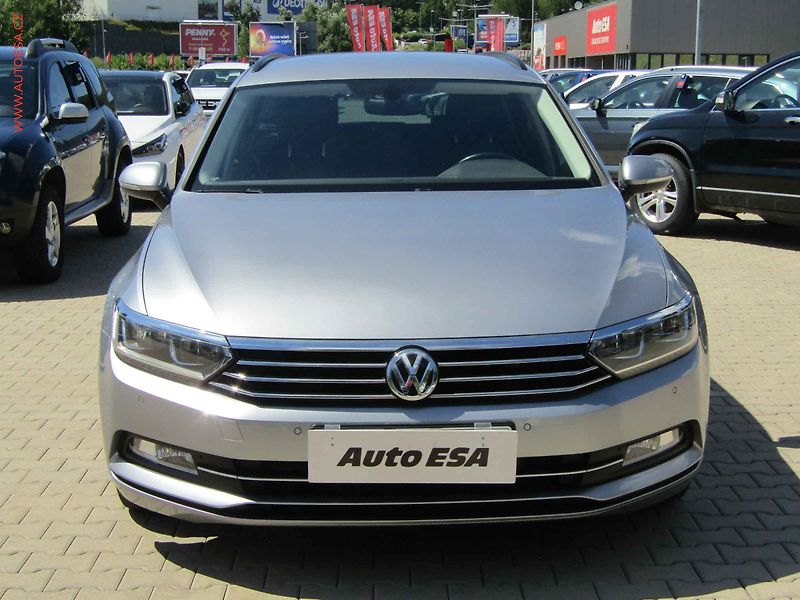Volkswagen Passat (2018) 2.0 TDi, Comfortline, DSG - fotka 2 z 14