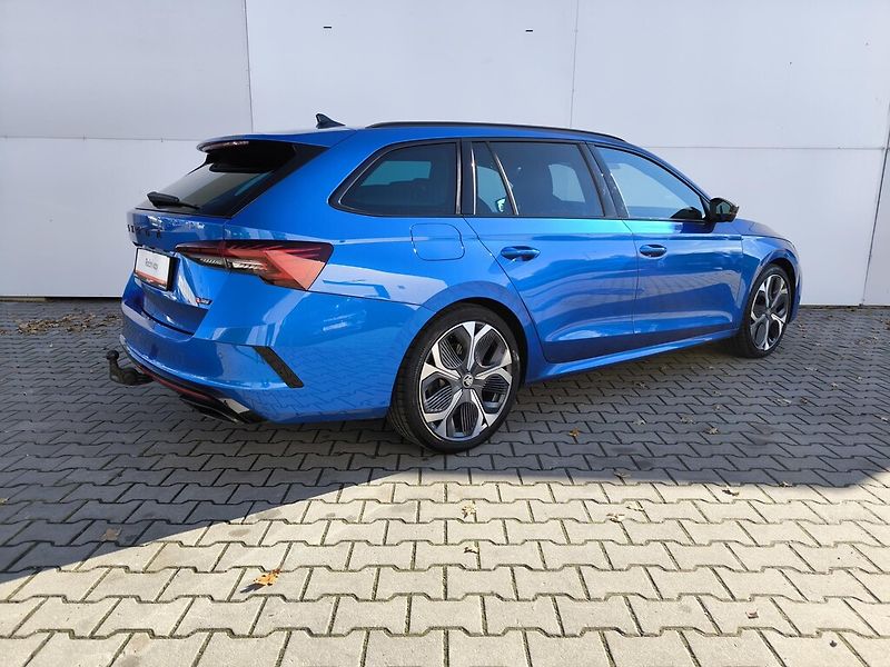 Škoda Octavia Combi DSG 2.0 TSi 195 kW RS - fotka 2 z 23