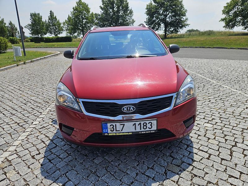 Kia Ceed (2011) 1.4 66kw, MOŽNÉ SPLÁTKY  - fotka 3 z 26