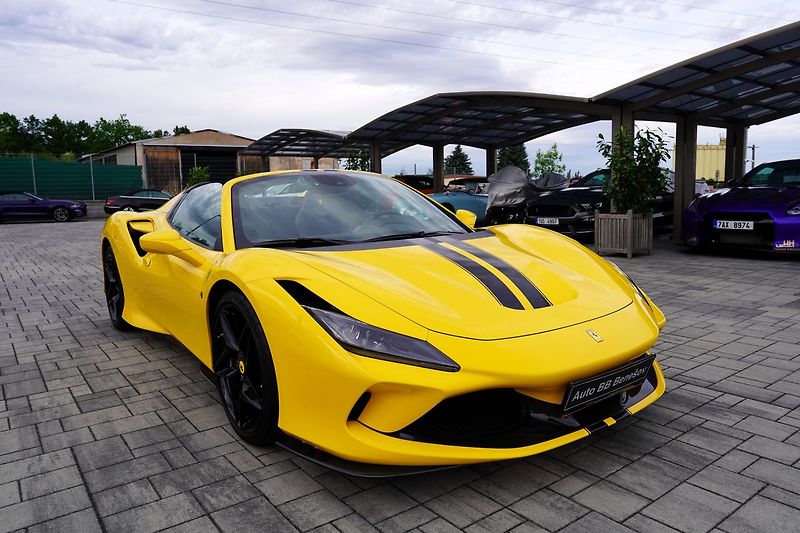 Ferrari F8 Spider/6700km/720 PS - fotka 16 z 51