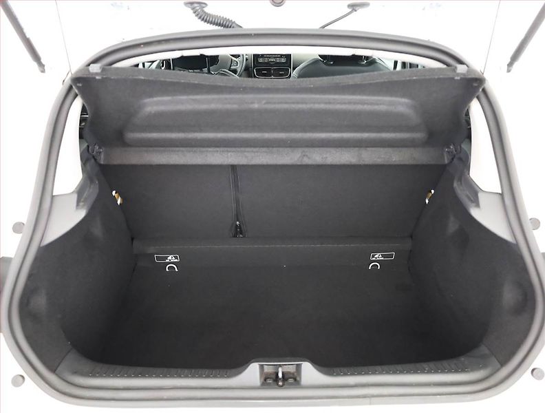 Renault Clio (2017) 1.2 16V, Tempomat - fotka 16 z 16