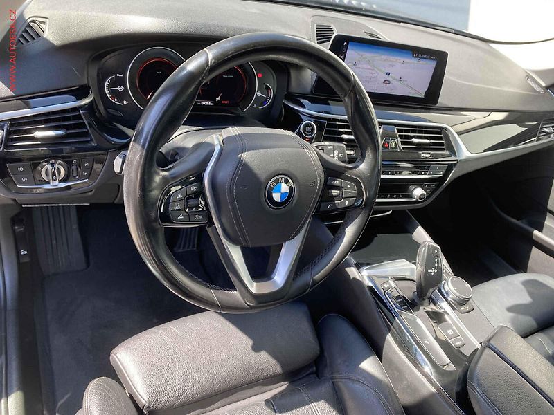 BMW Řada 5 (2017) 3.0D 530d, AT, navi, bixen - fotka 13 z 20