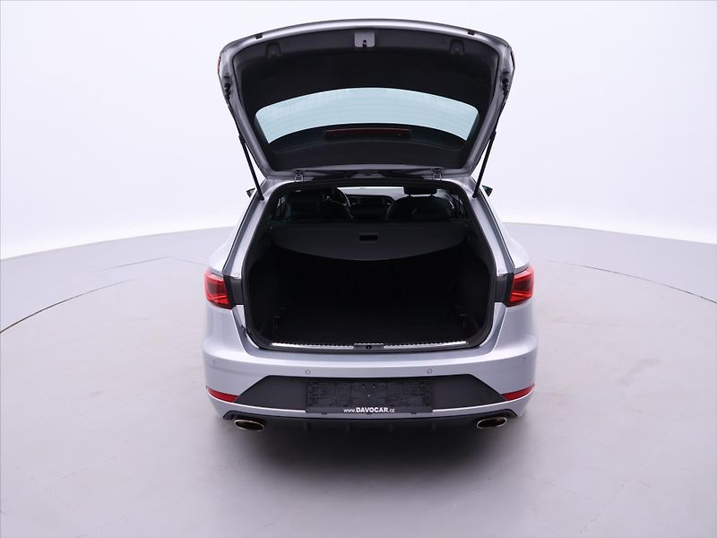 Seat Leon 2,0 TSI Cupra 221kW 4Drive DSG - fotka 9 z 38