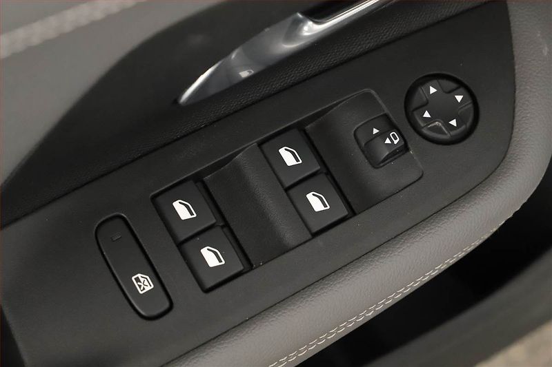Opel Mokka (2024) 1.2 Turbo - fotka 21 z 21