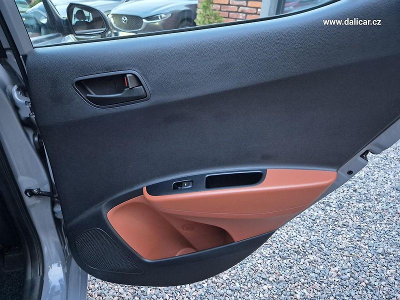 Hyundai i10 (2013) 1.2i 64 KW Klima FIFA Edice - fotka 43 z 53