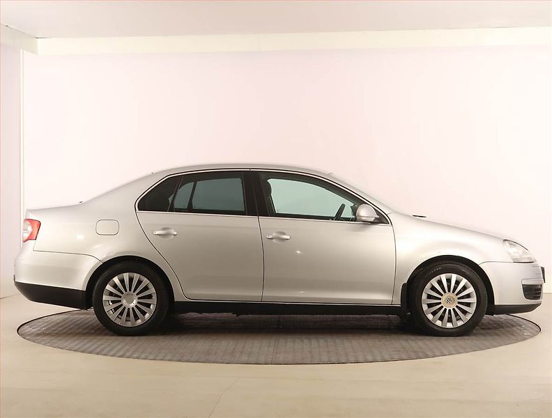 Volkswagen Jetta (2006) 2.0 TDI, Serv.kniha, Tažné - fotka 6 z 15