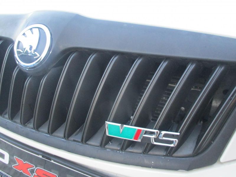 Škoda Octavia 2.0 TSi RS +sada kol - fotka 28 z 31
