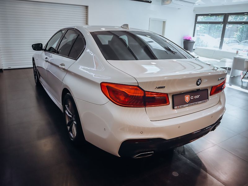 BMW Řada 5 530d xDrive M-Paket 195 kW - fotka 7 z 17